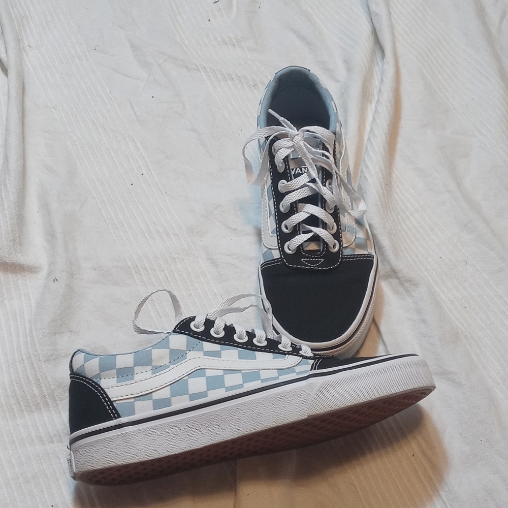 VANS CANVAS LACE-UP SHOES WOMENS 7 BABY BLUE BLACK LIKE NEW!! SKATE SNEAKERS